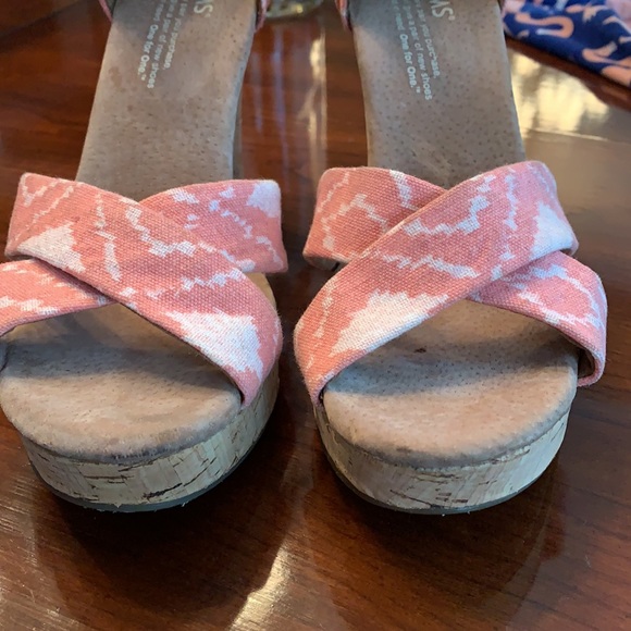 Toms Women Size 6.5 Wedges Sandals Pink Boho cork - Picture 7 of 7